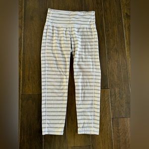 Athleta capri leggings, size xs